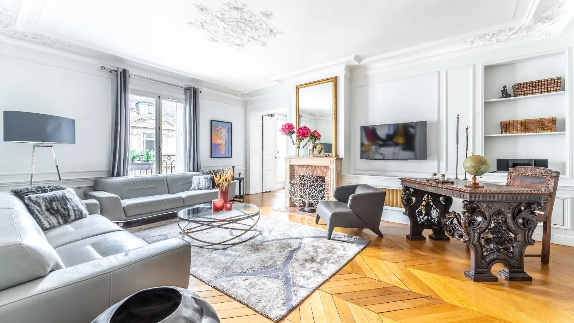 Luxury Living Georges V location