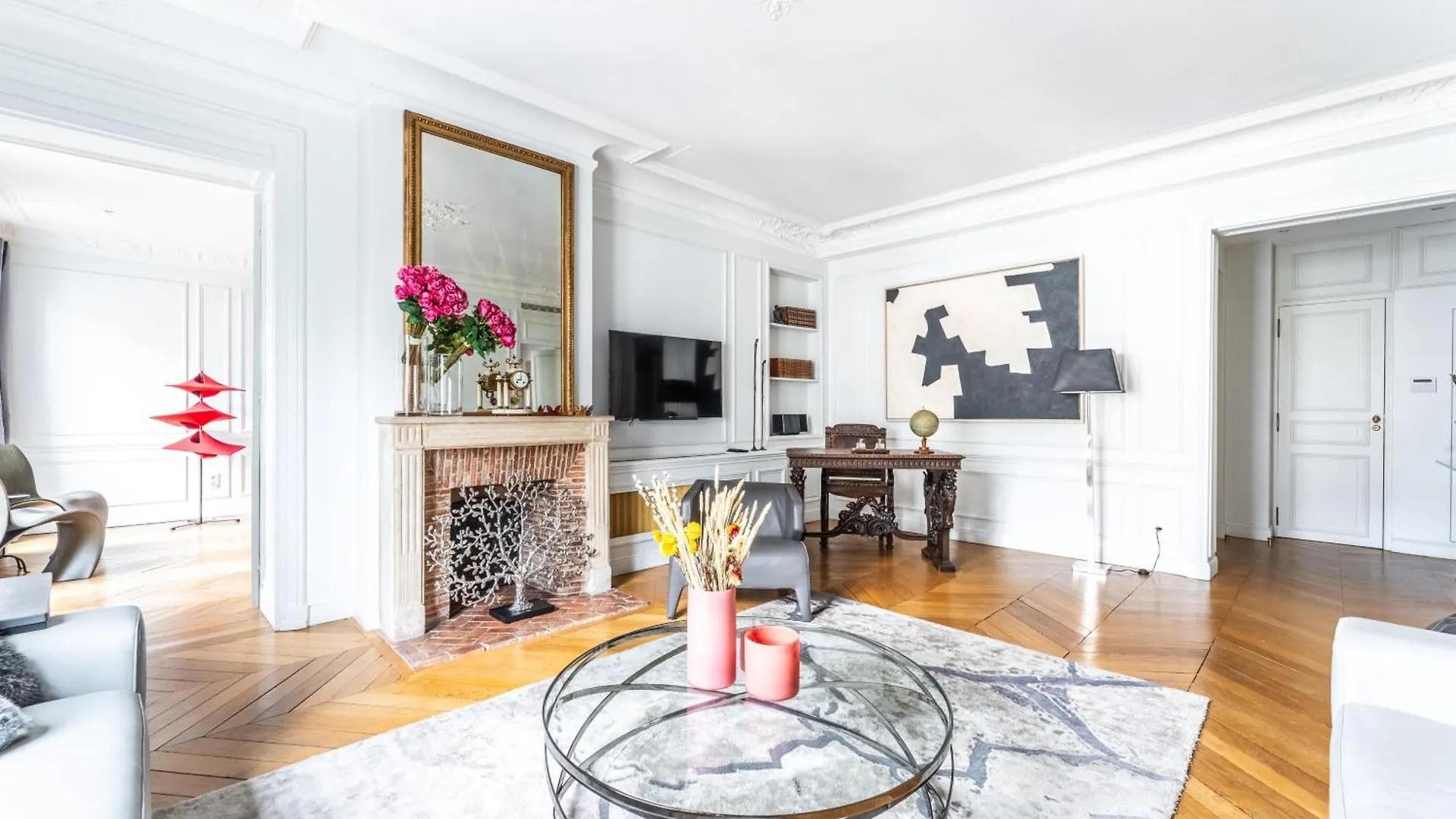 Luxury Living Georges V Apartment Paris