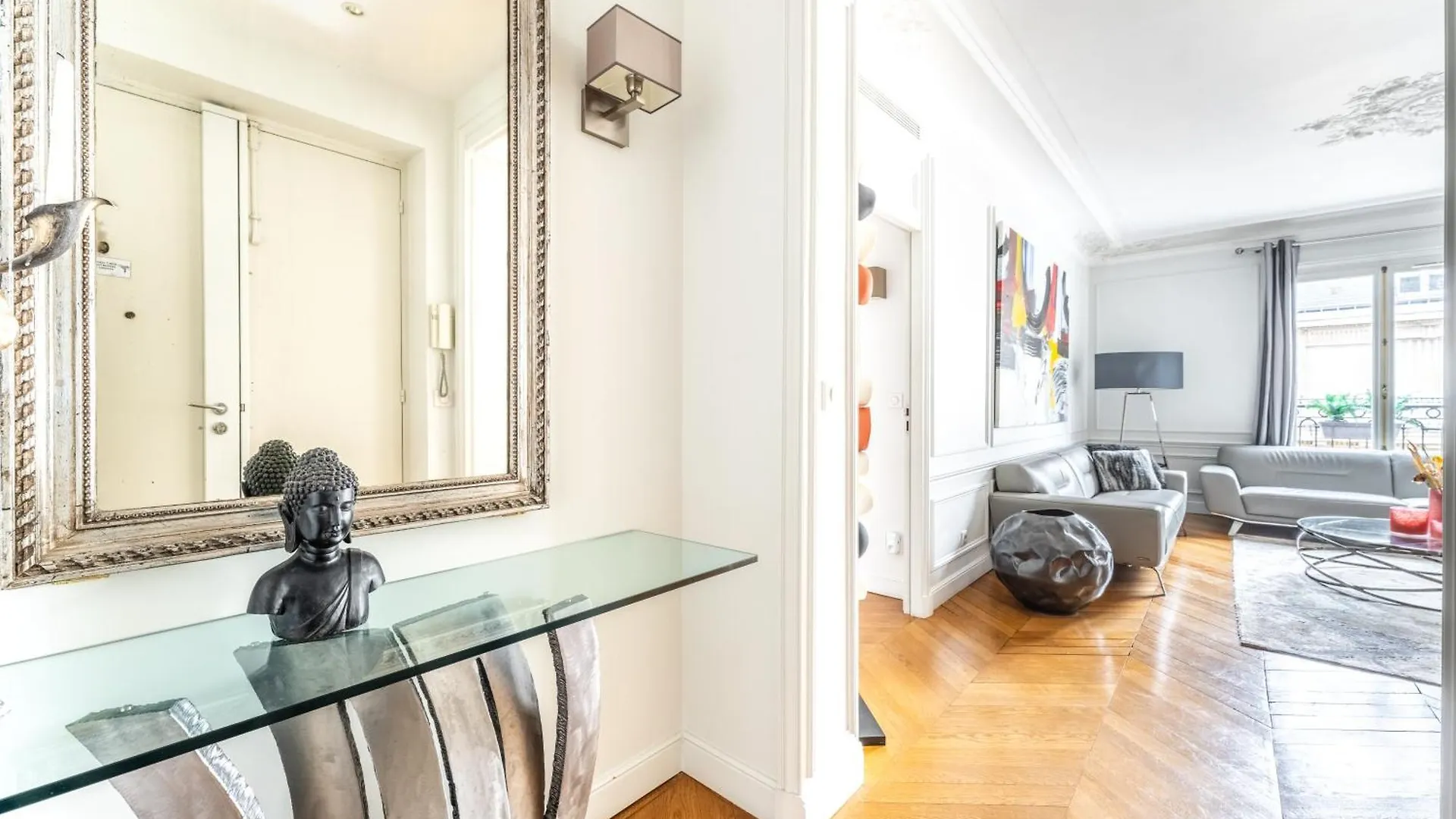 Luxury Living Georges V Apartment Paris
