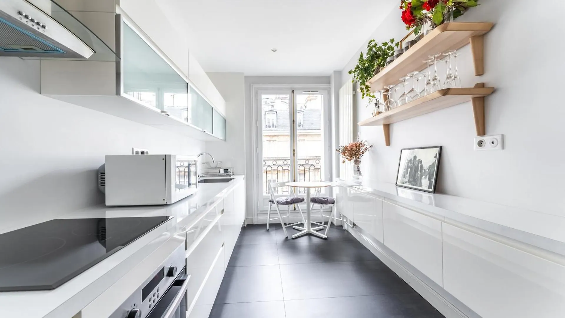 Luxury Living Georges V Apartment Paris