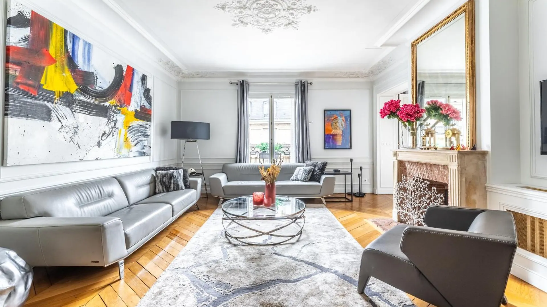 Luxury Living Georges V Apartment Paris