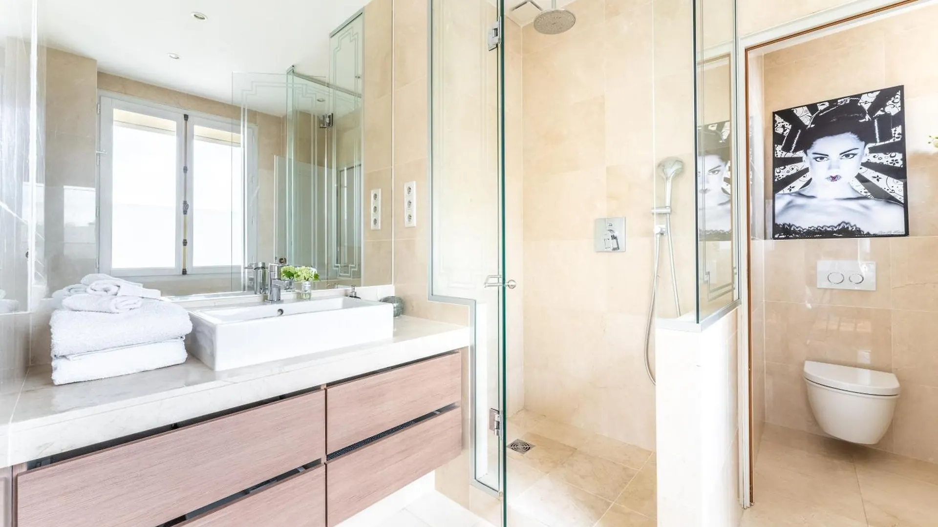 Luxury Living Georges V Apartment Paris