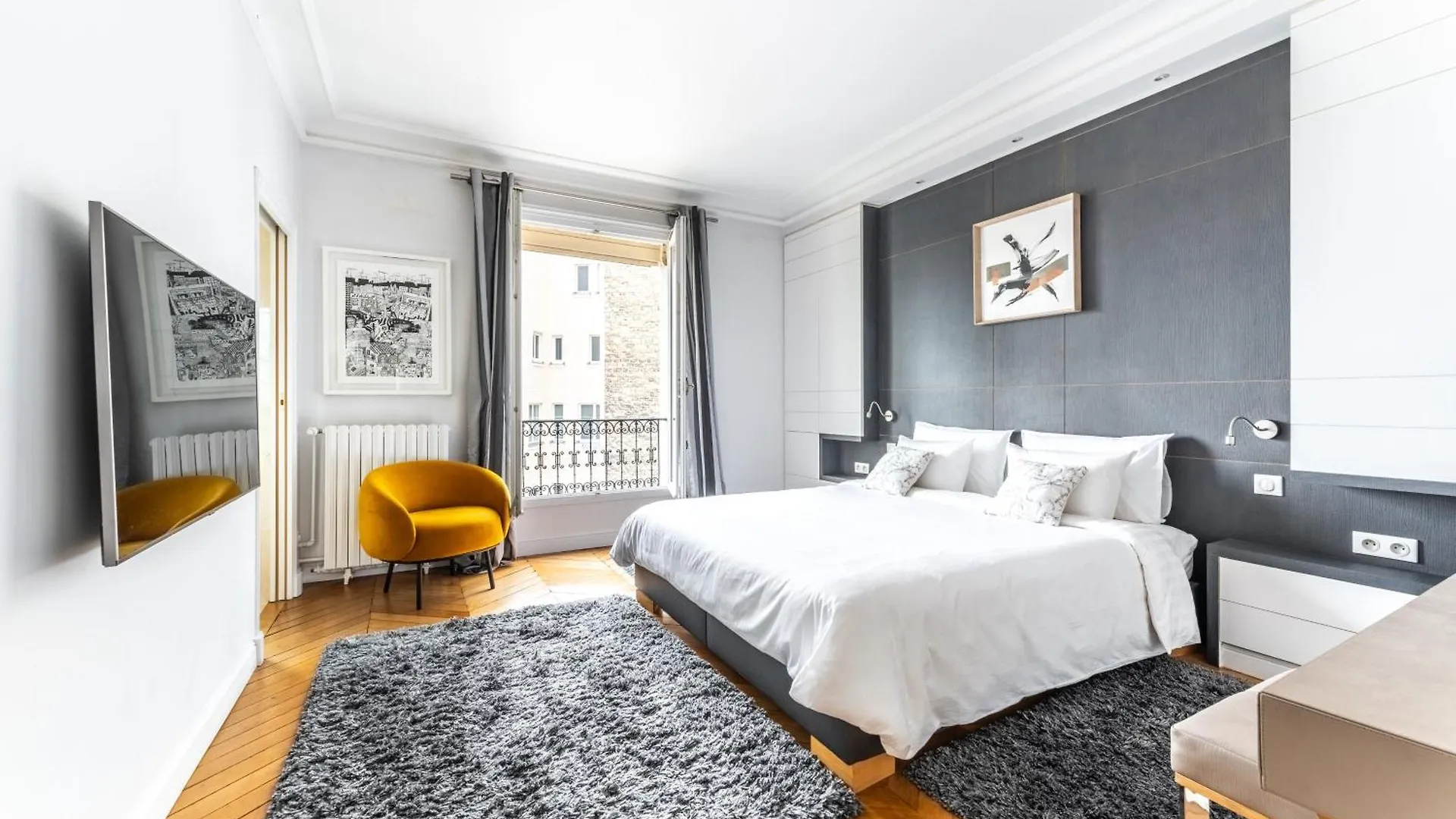 Luxury Living Georges V Apartment Paris